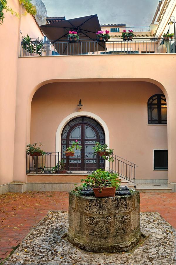 Bed and Breakfast Palazzo Bella Campobello di Licata Екстер'єр фото