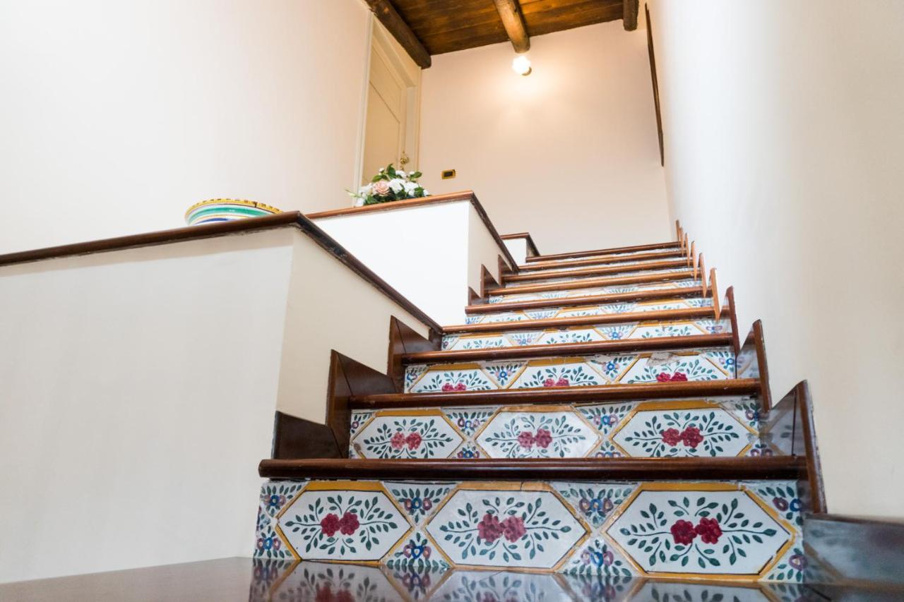 Bed and Breakfast Palazzo Bella Campobello di Licata Екстер'єр фото